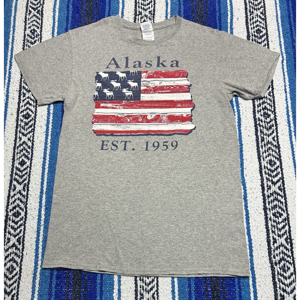 Alaska American Flag Moose Graphic T-Shirt Gray Men's Small Outdoor USA Tee